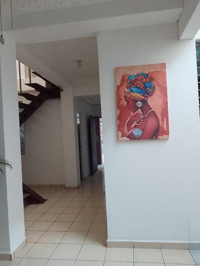 Antiguo Cuscatlán Hostal Los Heroes מראה חיצוני תמונה