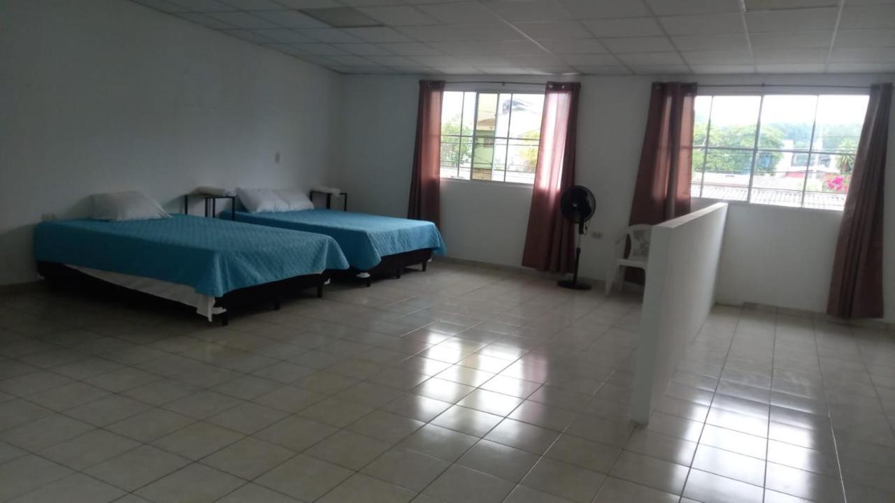 Antiguo Cuscatlán Hostal Los Heroes מראה חיצוני תמונה