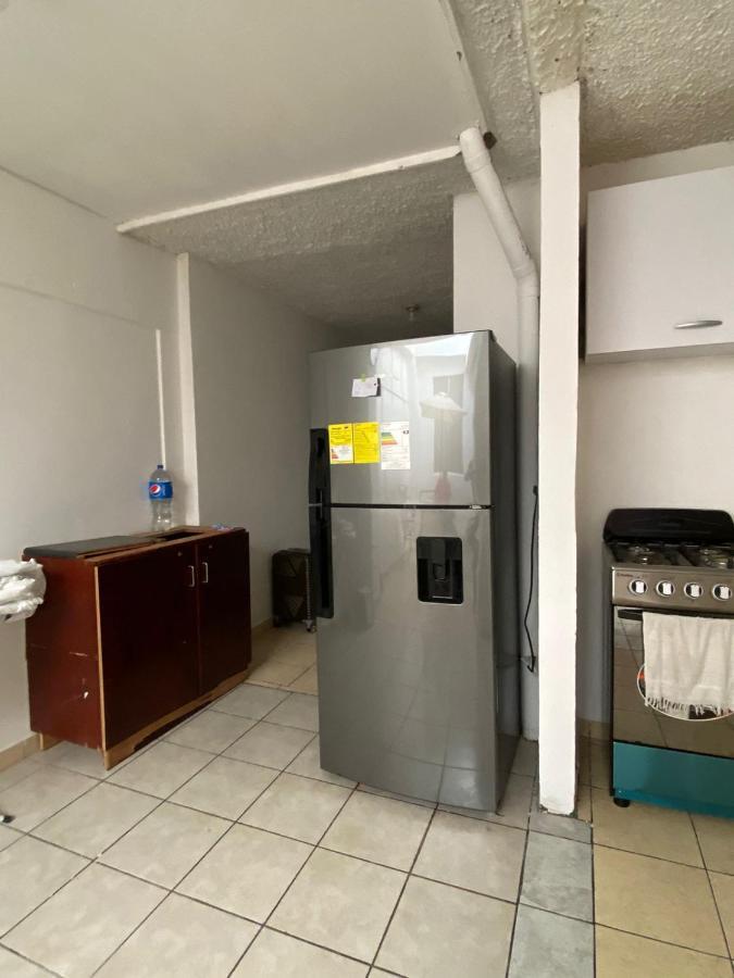 Antiguo Cuscatlán Hostal Los Heroes מראה חיצוני תמונה